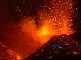 Извергающийся вулкан Этна (фото)